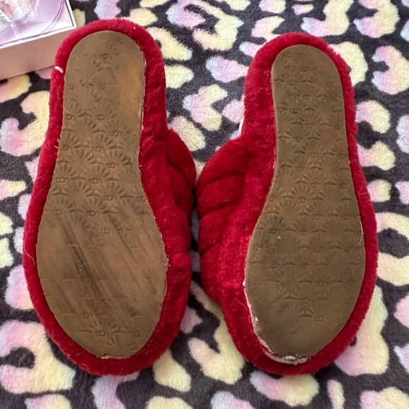 Uggs Slippers - Picture 2 of 3